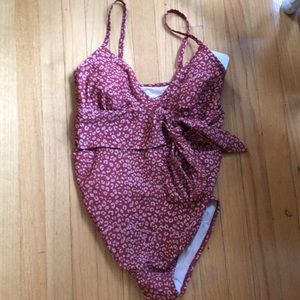 NWT Isabel maternity swim suit size medium